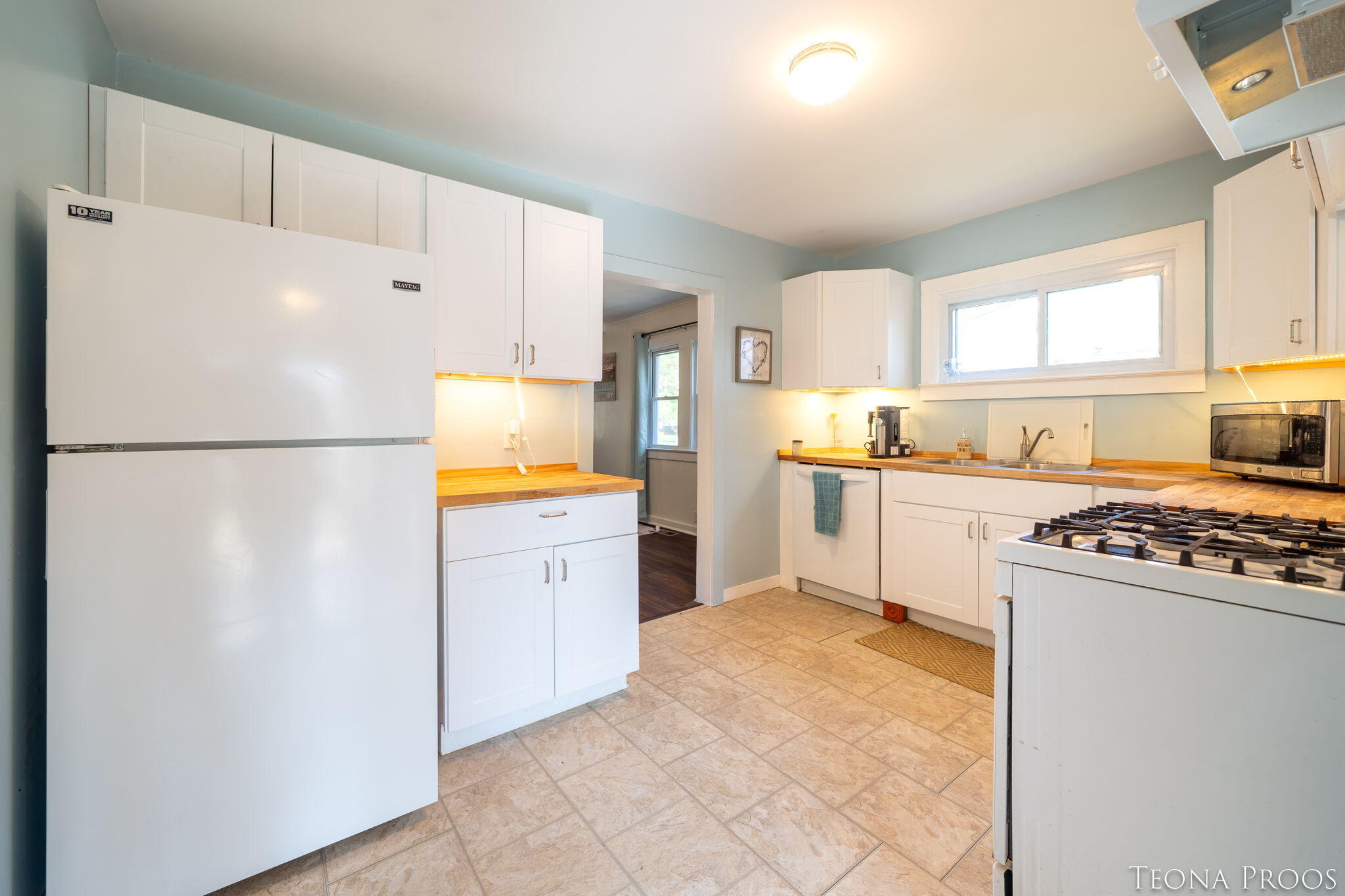 221 Bridge Road Allegan, MI 49010 - Photo 6 of 24 kitchen