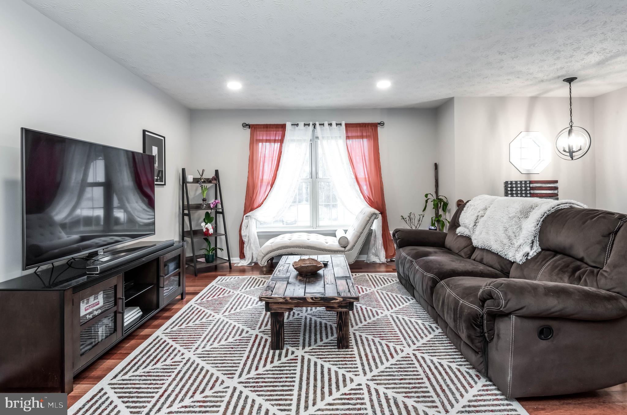 8043 Pine Ridge Road Pasadena, MD 21122 - Photo 4 of 37 Gallery Image 4