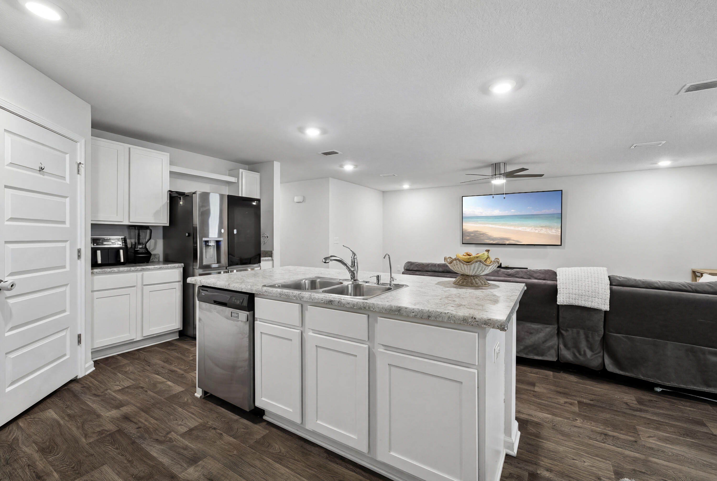 324 This Way Freeport, FL 32439 - Photo 15 of 69 Kitchen