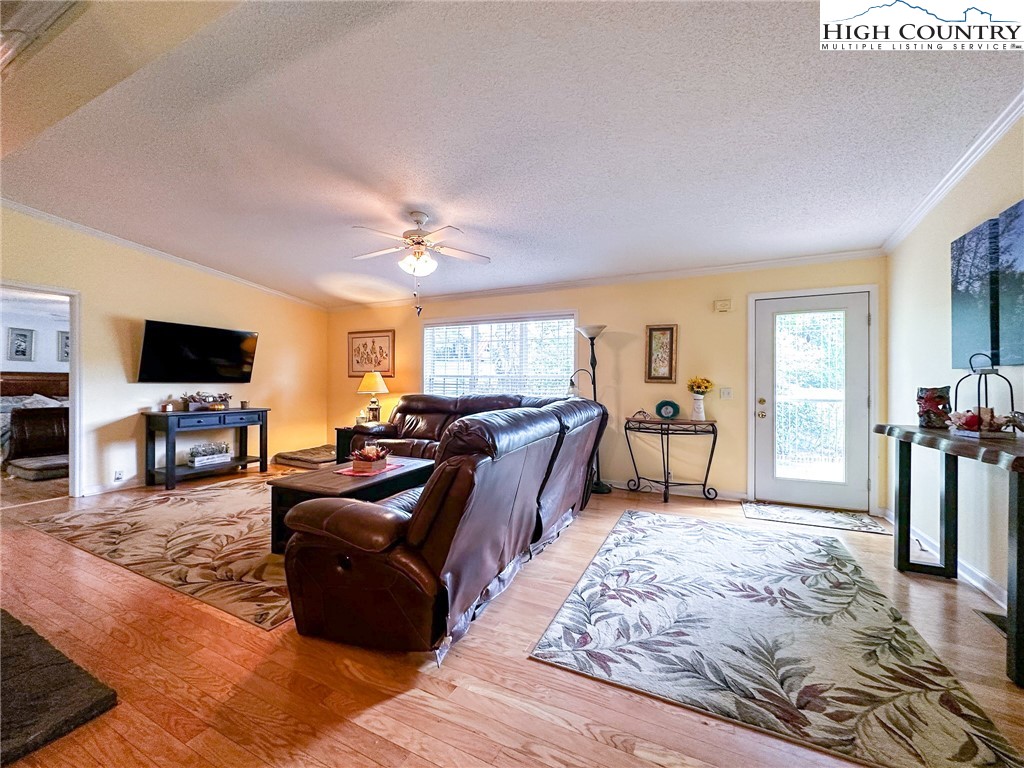 477 Frank Edwards Road West Jefferson, NC 28694 - Photo 5 of 48 Gallery Image 5