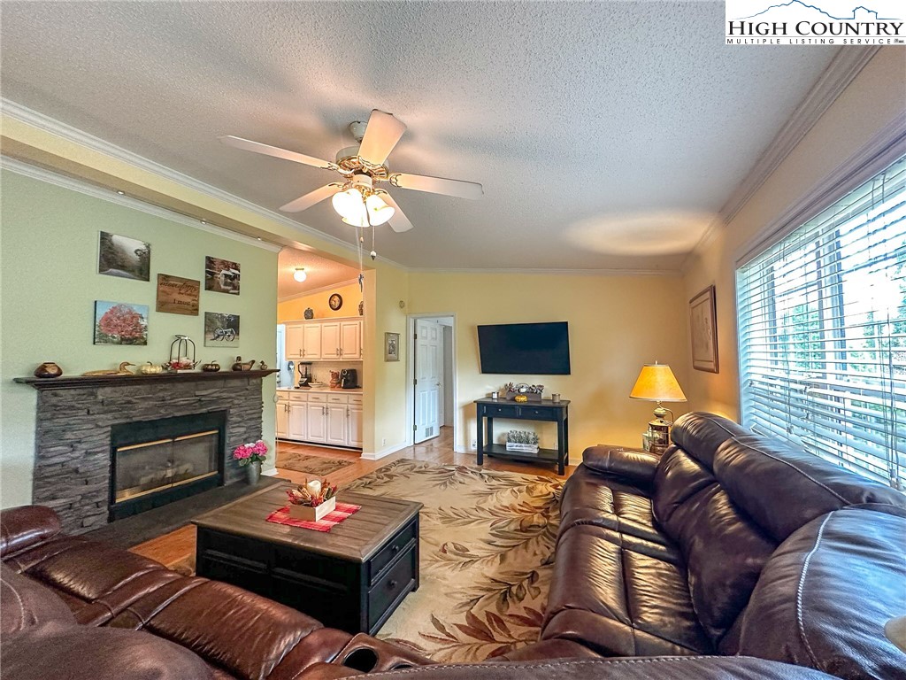 477 Frank Edwards Road West Jefferson, NC 28694 - Photo 6 of 48 Gallery Image 6