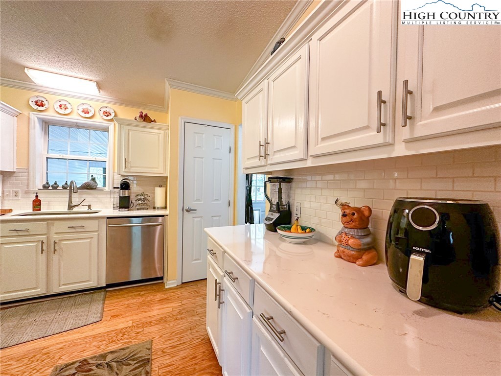 477 Frank Edwards Road West Jefferson, NC 28694 - Photo 10 of 48 Gallery Image 10