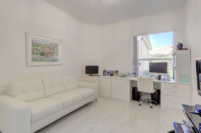 $800,000 | 5782 Northwest 24th Avenue, Unit 402, Boca Raton, FL 33496
