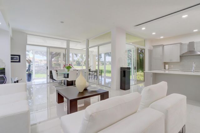 $800,000 | 5782 Northwest 24th Avenue, Unit 402, Boca Raton, FL 33496