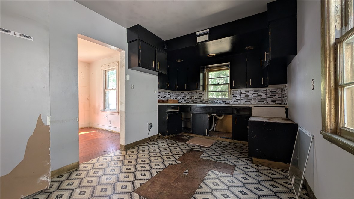 107 Aurora Street Rochester, NY 14621 - Photo 5 of 20 Gallery Image 5