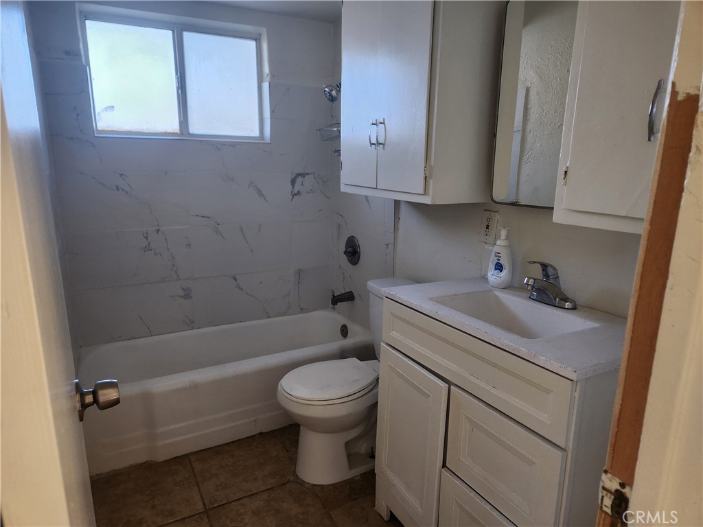 25498 Dayton Avenue Barstow, CA 92311 - Photo 3 of 10