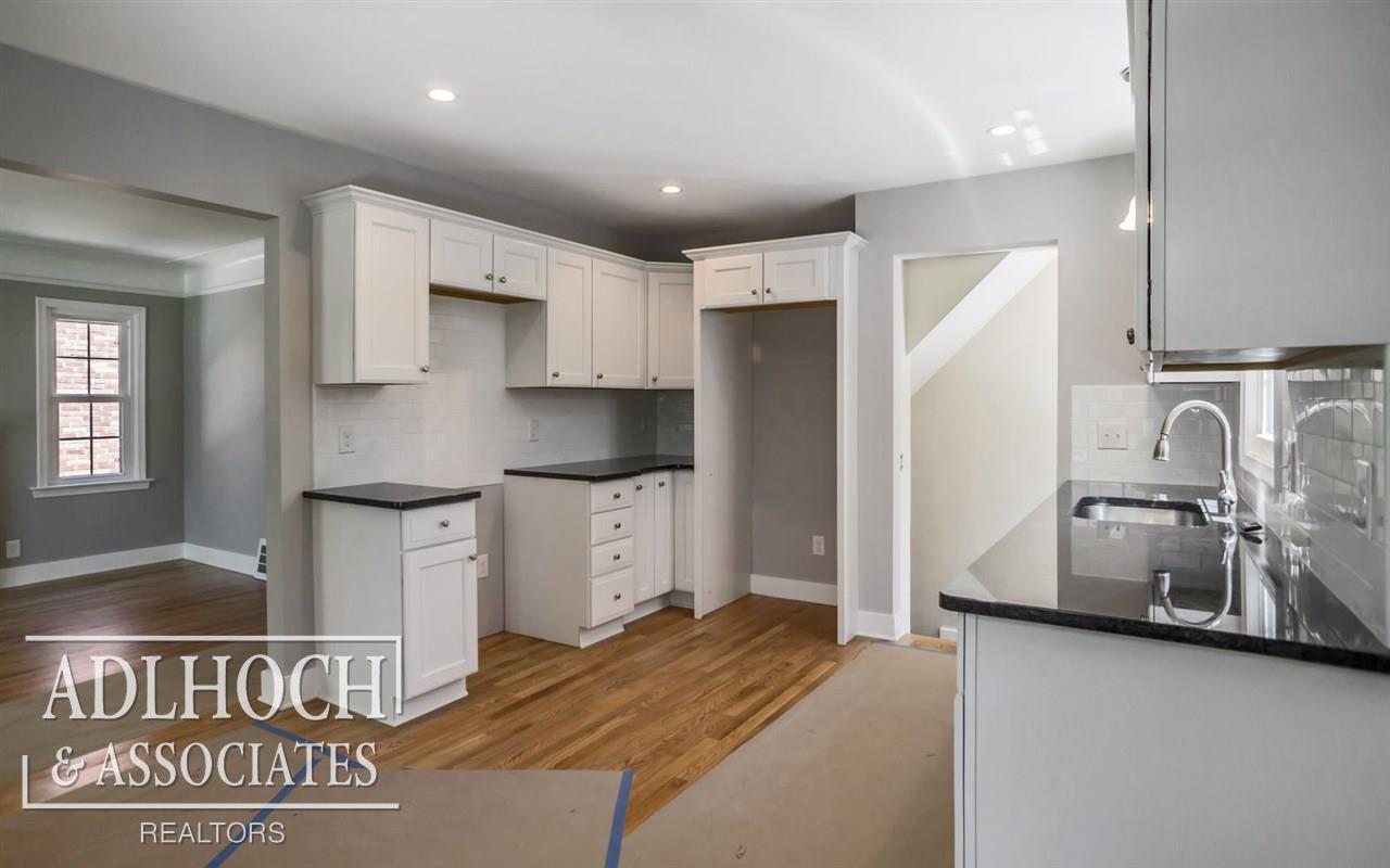 412 Lothrop Road Grosse Pointe Farms, MI 48236 - Photo 6 of 29