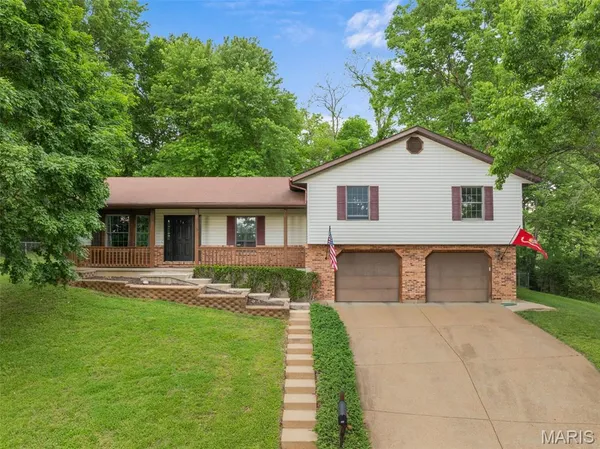 $325,000 | 10 Paradise Lane, Washington, MO 63090