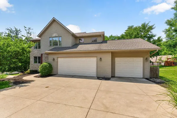$439,900 | 726 Alpine Circle, Heath, OH 43056
