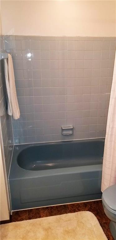 2177 Ramsey Road Monroeville, PA 15146 - Photo 21 of 25 A look at the shower in the hallway bath.