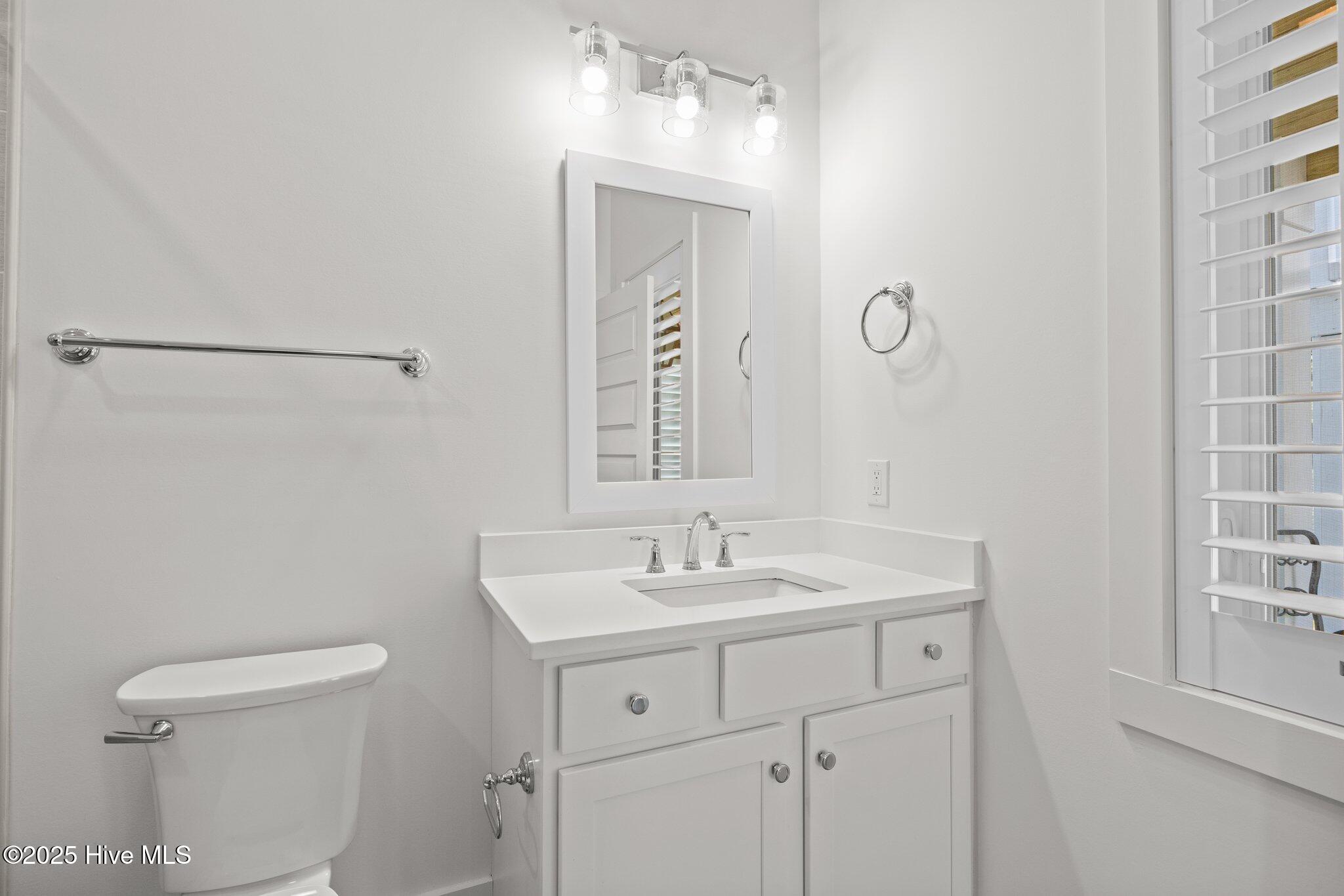 220 Colleton Square Newport, NC 28570 - Photo 20 of 65 ground level bath