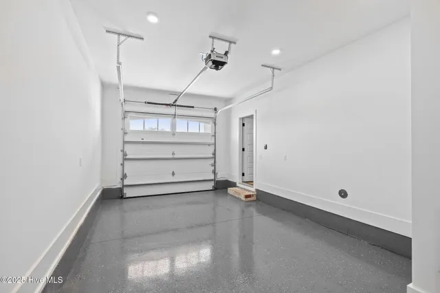 $947,000 | 220 Colleton Square, Newport, NC 28570