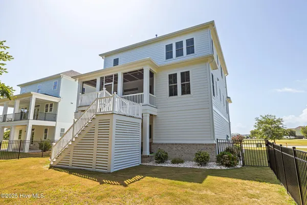 $929,000 | 220 Colleton Square, Newport, NC 28570