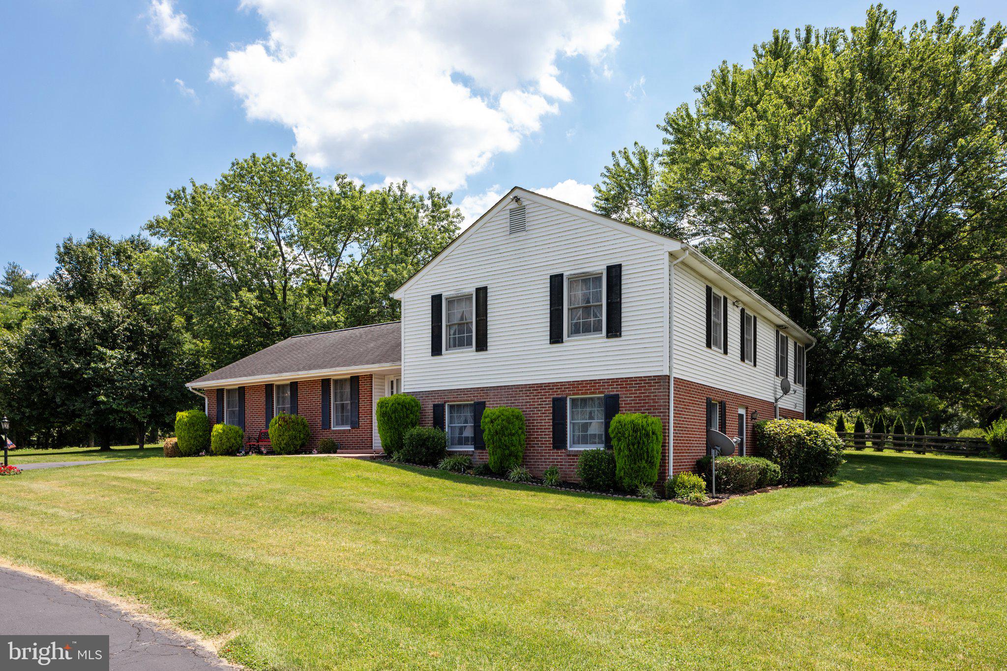 39227 Rodeffer Road Lovettsville, VA 20180 - Photo 3 of 65 Gallery Image 3