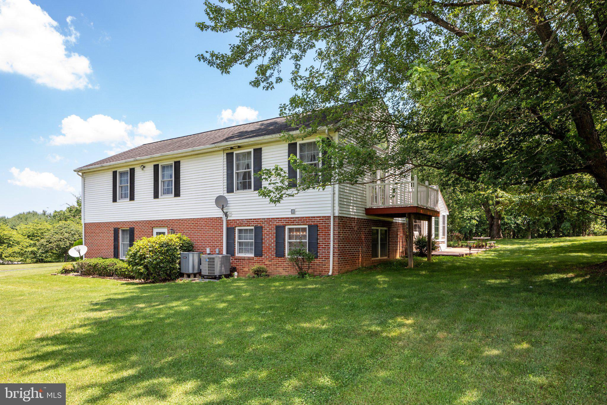 39227 Rodeffer Road Lovettsville, VA 20180 - Photo 4 of 65 Gallery Image 4