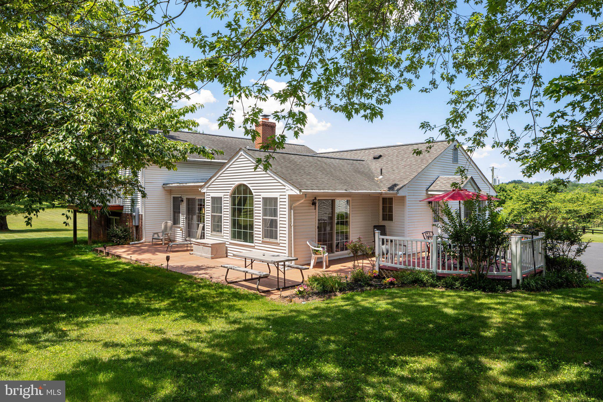 39227 Rodeffer Road Lovettsville, VA 20180 - Photo 6 of 65 Gallery Image 6