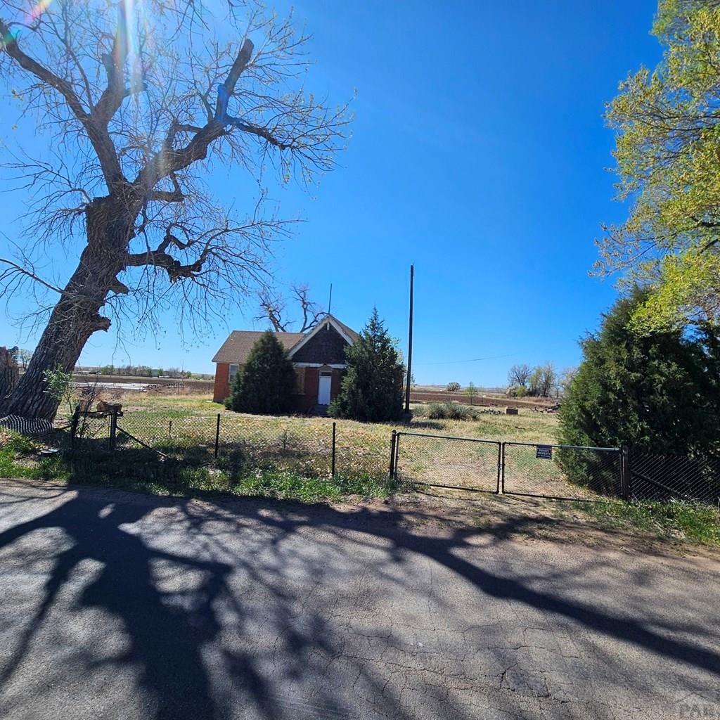 26112 Nicholson Road Pueblo, CO 81006 - Photo 3 of 24