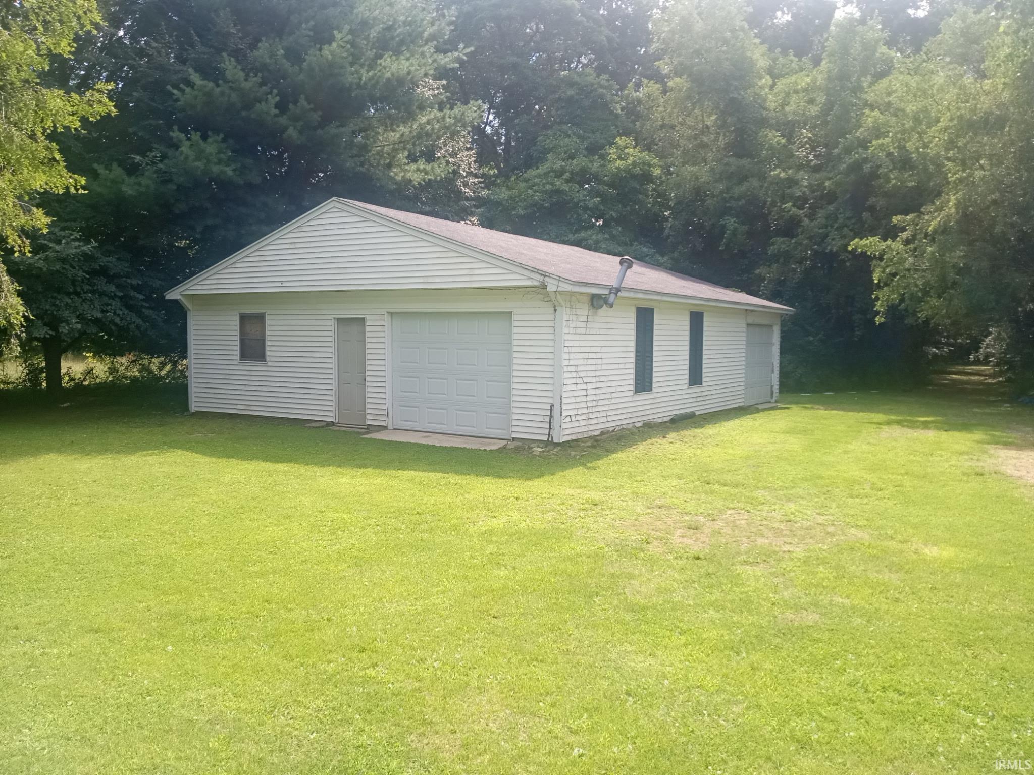 6005 Fir Road Granger, IN 46530 - Photo 3 of 21