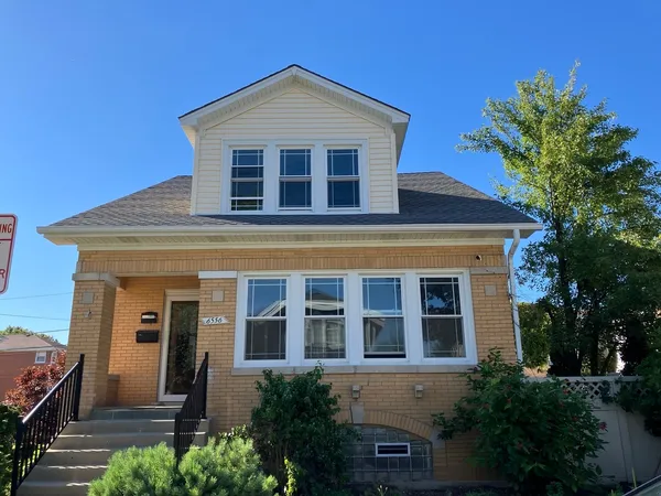 $1,700 | 6556 West Ebinger Drive, Unit 2, Niles, IL 60714