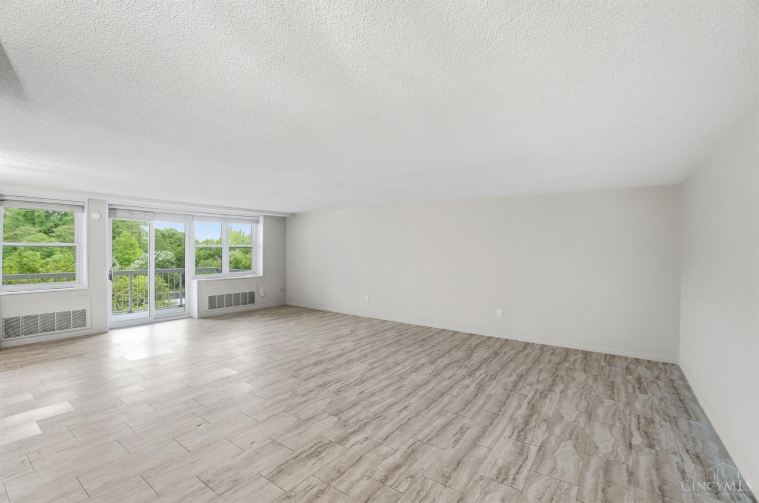 2444 Madison Road, Unit 408 Cincinnati, OH 45208 - Photo 7 of 49