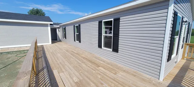 $255,000 | 5556 West Lake Road, Hart, MI 49420