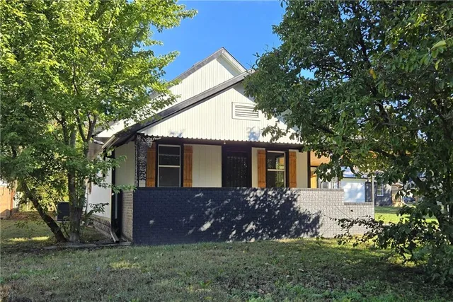 $245,000 | 806 West 2nd Street, Pittsburg, KS 66762