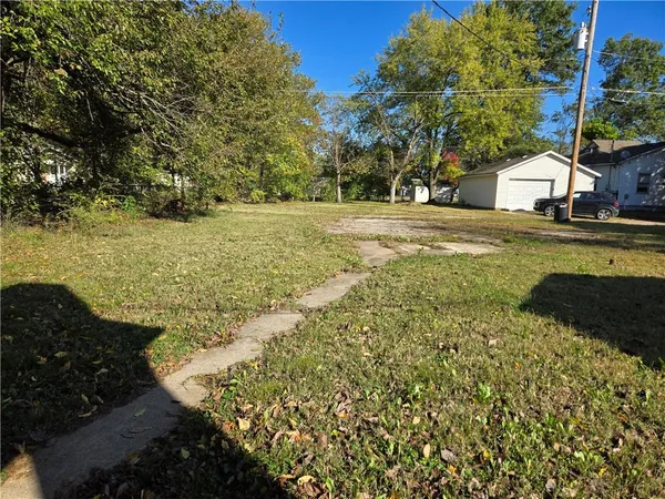 $202,000 | 806 West 2nd Street, Pittsburg, KS 66762