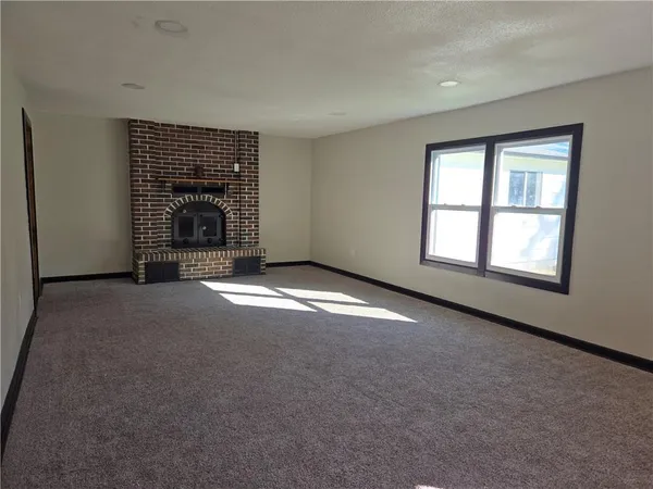 $202,000 | 806 West 2nd Street, Pittsburg, KS 66762