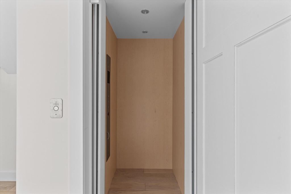 7 Justin Circle York, ME 03909 - Photo 5 of 36 a view of a bathroom