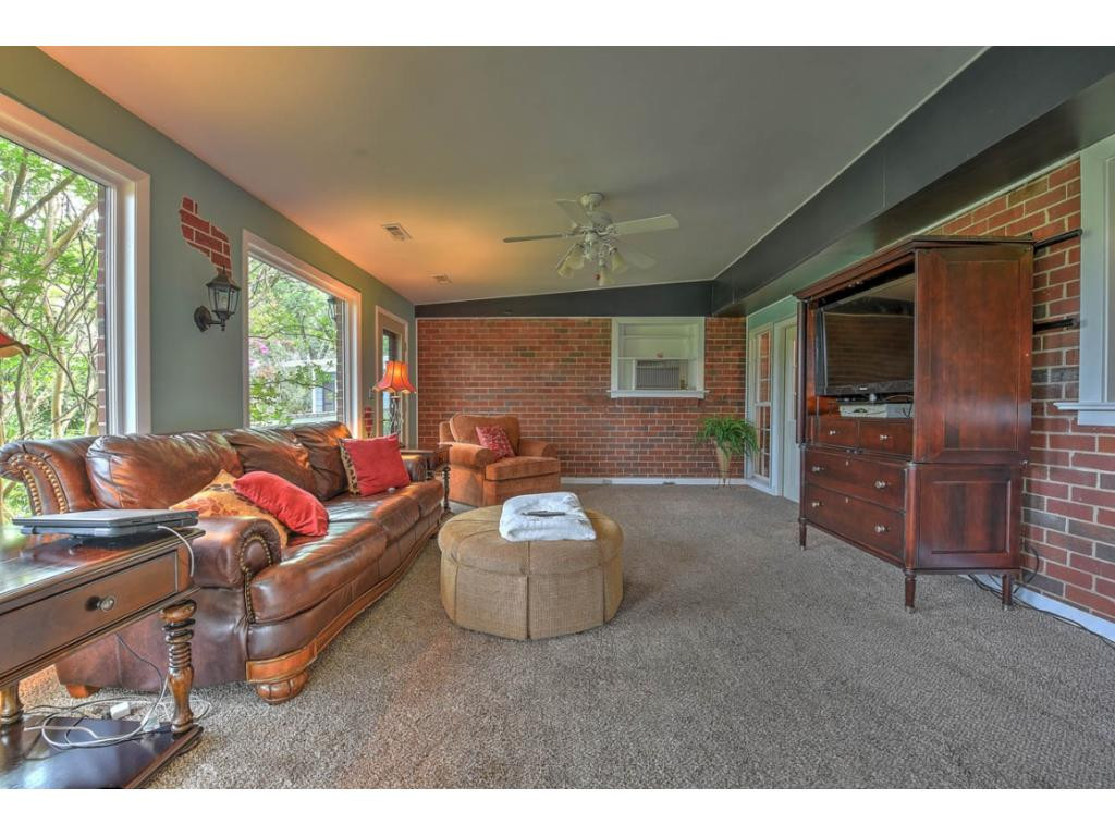 2124 Pendragon Road Kingsport, TN 37660 - Photo 2 of 35 Photo 2