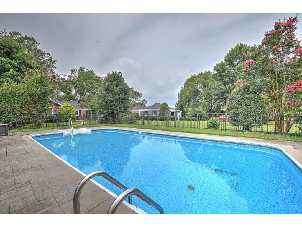 2124 Pendragon Road Kingsport, TN 37660 - Photo 32 of 35 Photo 32