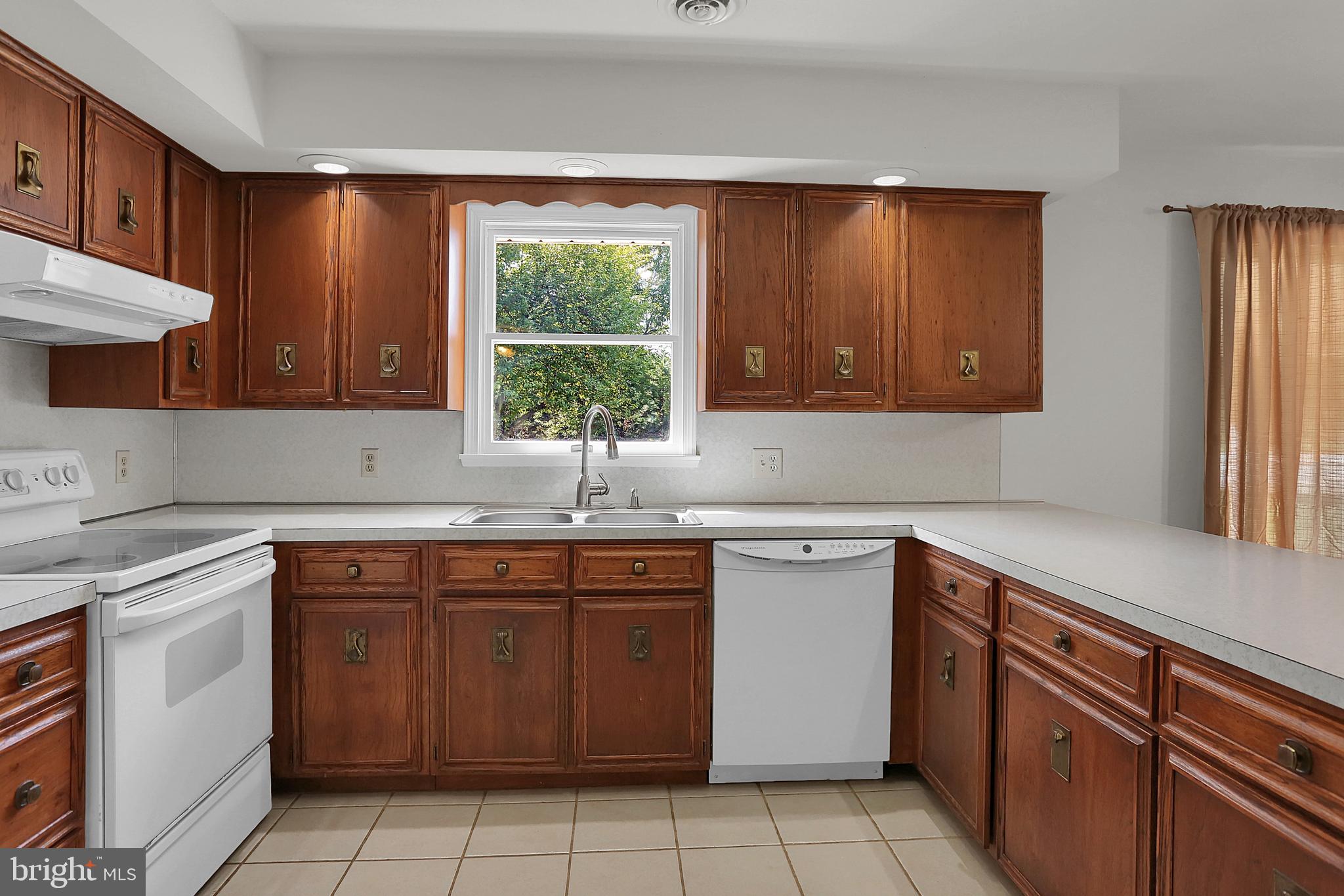 2828 Ritner Highway Carlisle, PA 17015 - Photo 7 of 36 Kitchen