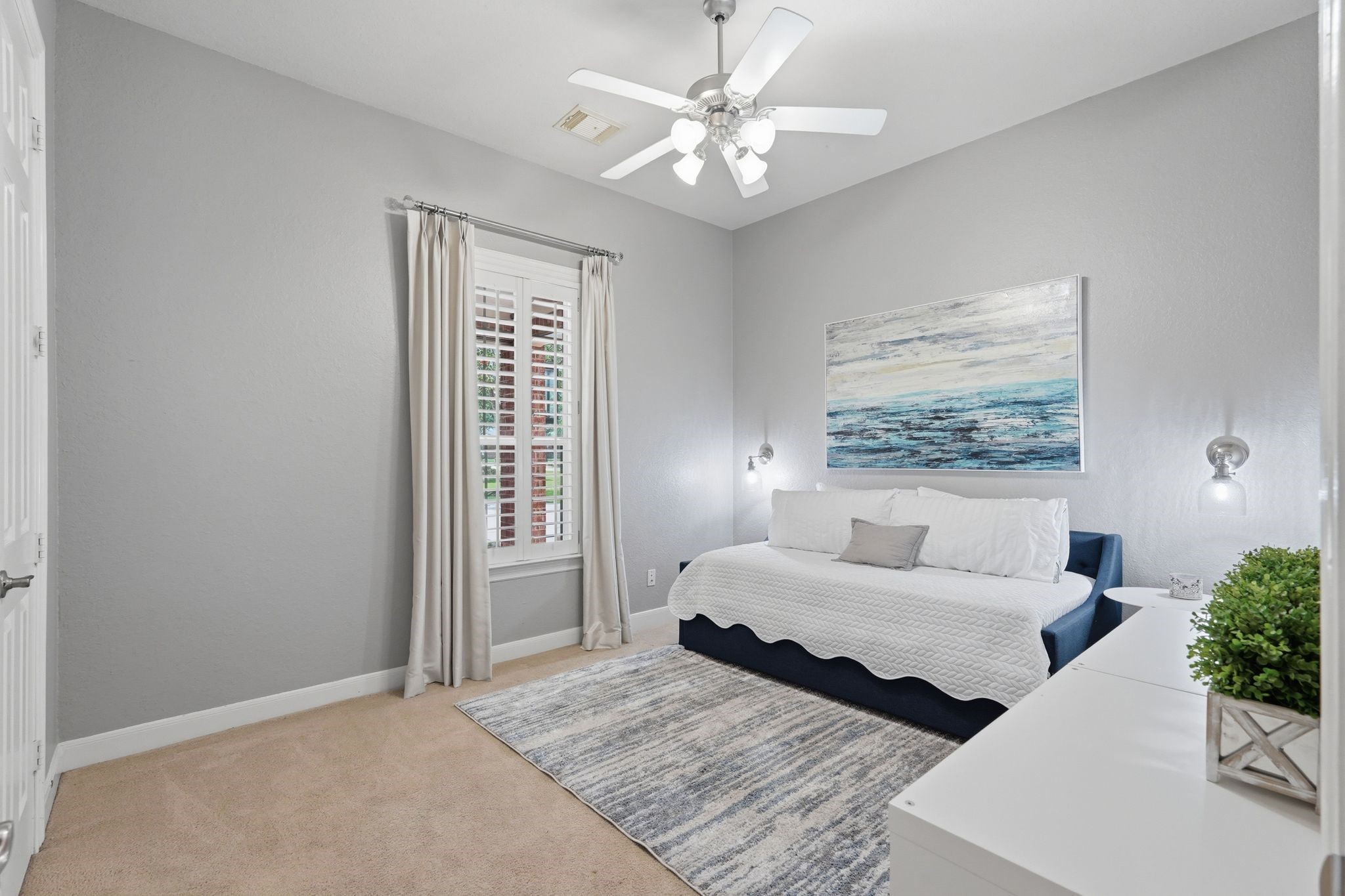 38 Highclere Park Drive Spring, TX 77379 - Photo 28 of 43 First floor bedroom