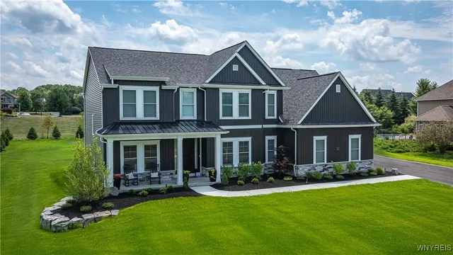 $974,900 | 69 Woodthrush Trail, Orchard Park, NY 14127