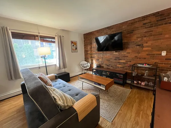 $1,650 | 481 Duane Terrace, Unit A2, Glen Ellyn, IL 60137