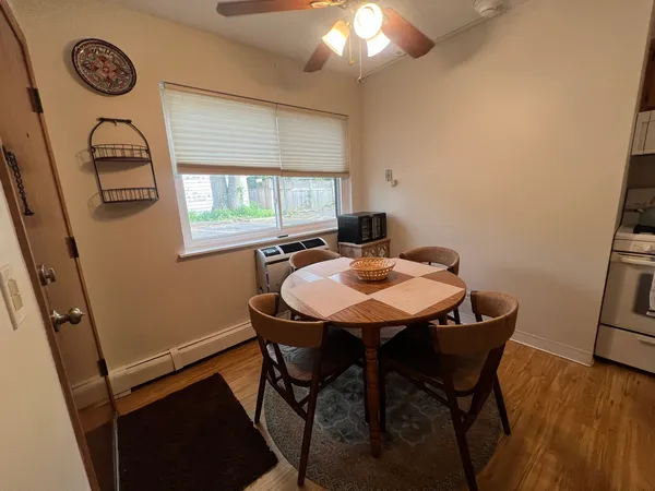 $1,650 | 481 Duane Terrace, Unit A2, Glen Ellyn, IL 60137