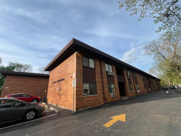 $1,650 | 481 Duane Terrace, Unit A2, Glen Ellyn, IL 60137