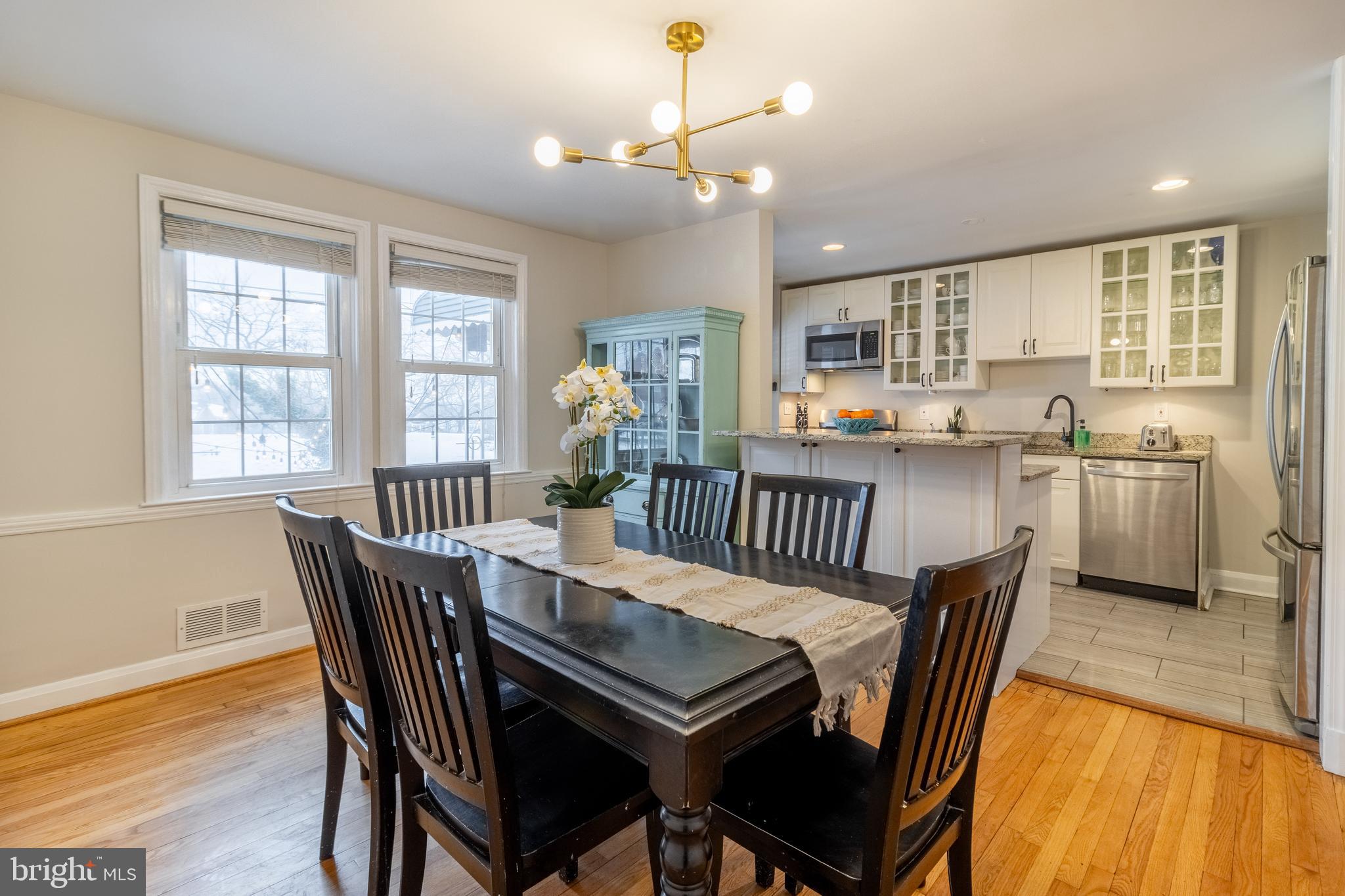 417 Lambeth Road Catonsville, MD 21228 - Photo 14 of 75 Bright and comfortable