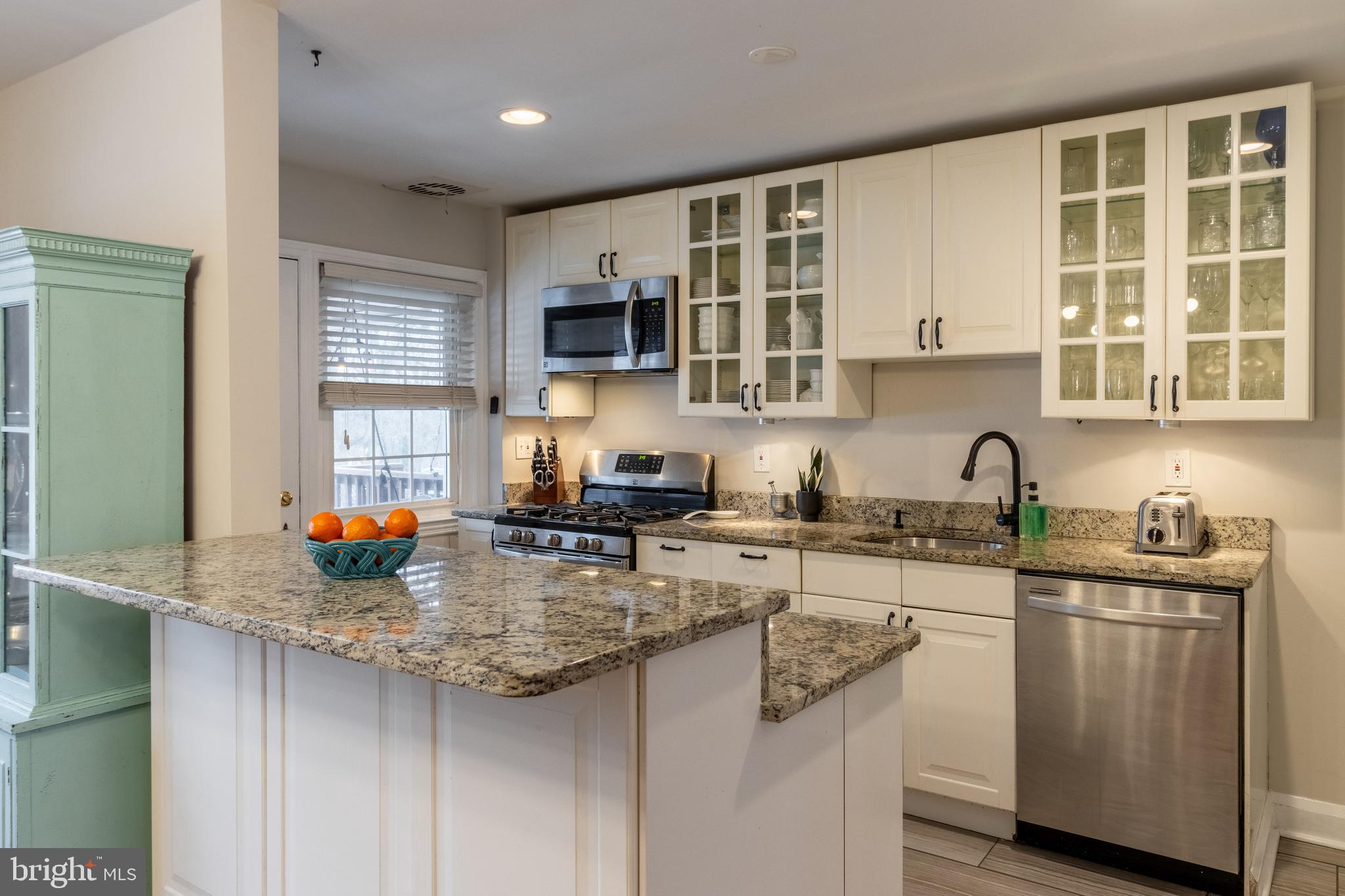 417 Lambeth Road Catonsville, MD 21228 - Photo 17 of 75 Plenty of counter space
