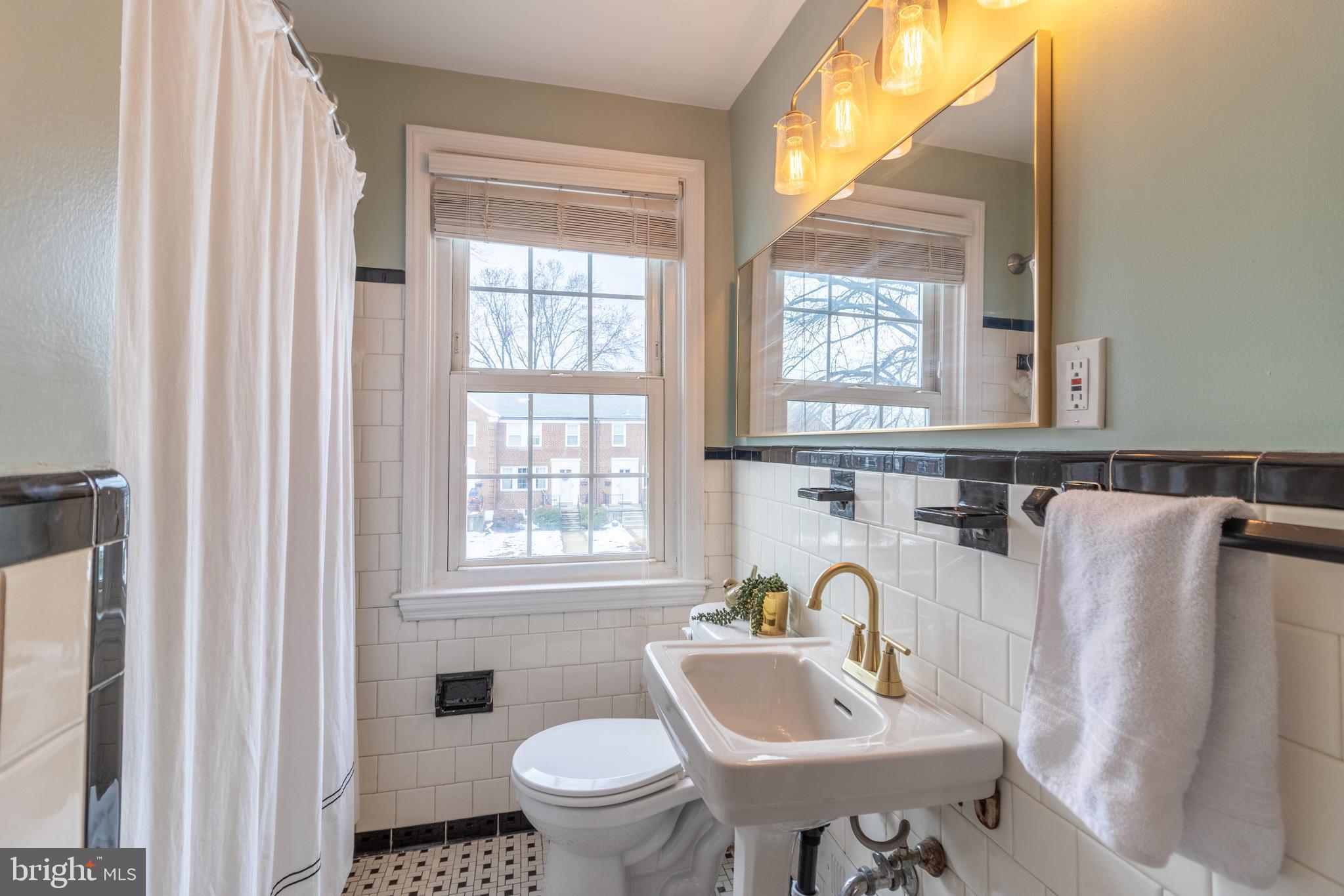 417 Lambeth Road Catonsville, MD 21228 - Photo 38 of 75