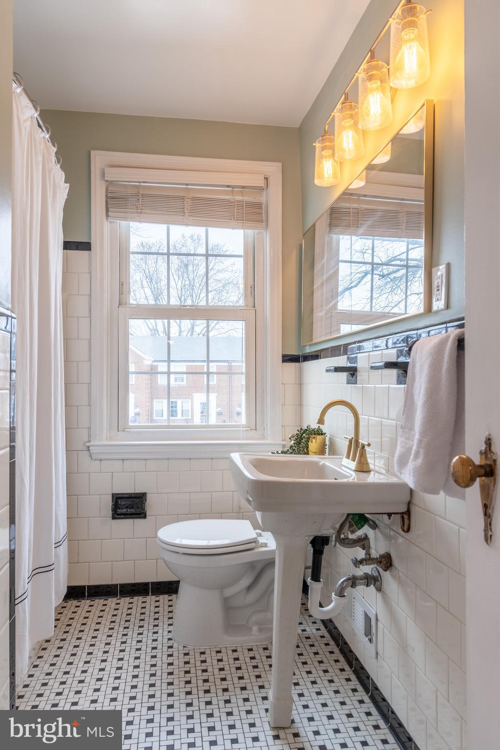 417 Lambeth Road Catonsville, MD 21228 - Photo 40 of 75