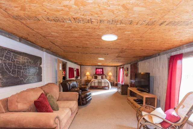 $275,000 | 258 Carroll Creek, Howardwick, TX 79226