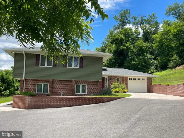 $439,900 | 820 Woodland Avenue, La Vale, MD 21502