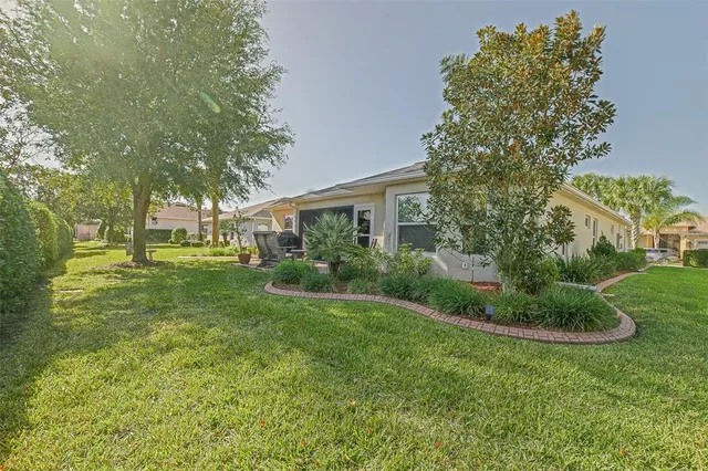 $384,500 | 10158 Julia Isles Avenue, Oxford, FL 34484