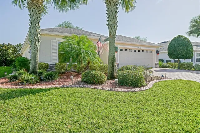 $384,500 | 10158 Julia Isles Avenue, Oxford, FL 34484