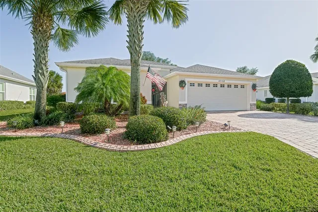 $384,500 | 10158 Julia Isles Avenue, Oxford, FL 34484