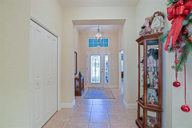 $384,500 | 10158 Julia Isles Avenue, Oxford, FL 34484