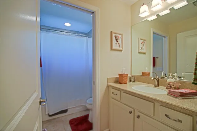 $384,500 | 10158 Julia Isles Avenue, Oxford, FL 34484