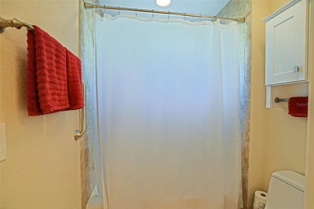 $384,500 | 10158 Julia Isles Avenue, Oxford, FL 34484