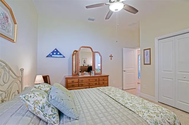 $384,500 | 10158 Julia Isles Avenue, Oxford, FL 34484